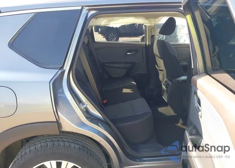 2021 Nissan Rogue Sv Fwd z USA, uszkodzony, nr VIN 5N1AT3BA2MC722136